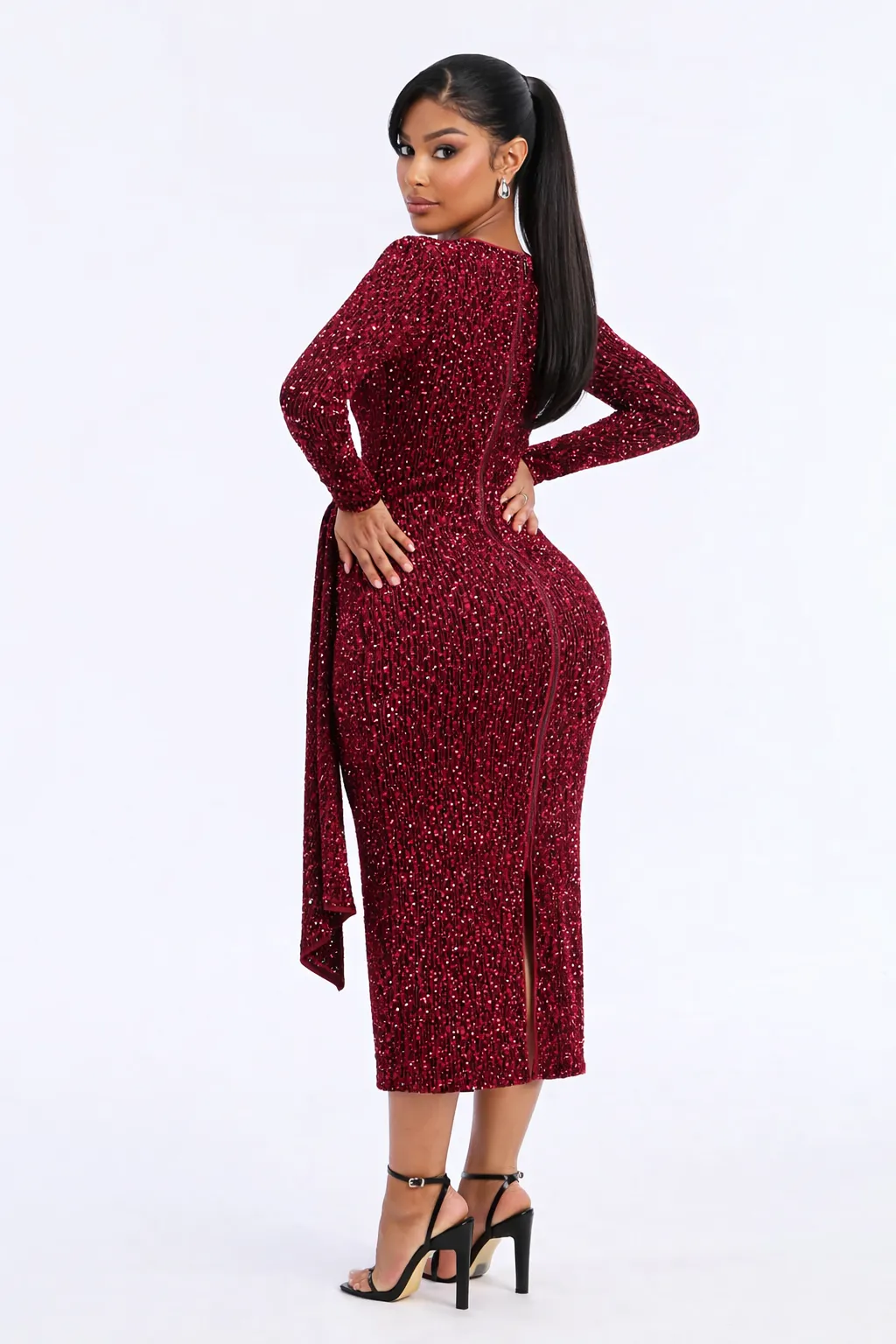 Alternative view of CRIMSON LUXE – SEDUCTIVE SHIMMER IN A SCULPTED SILHOUETTE | MDU4652